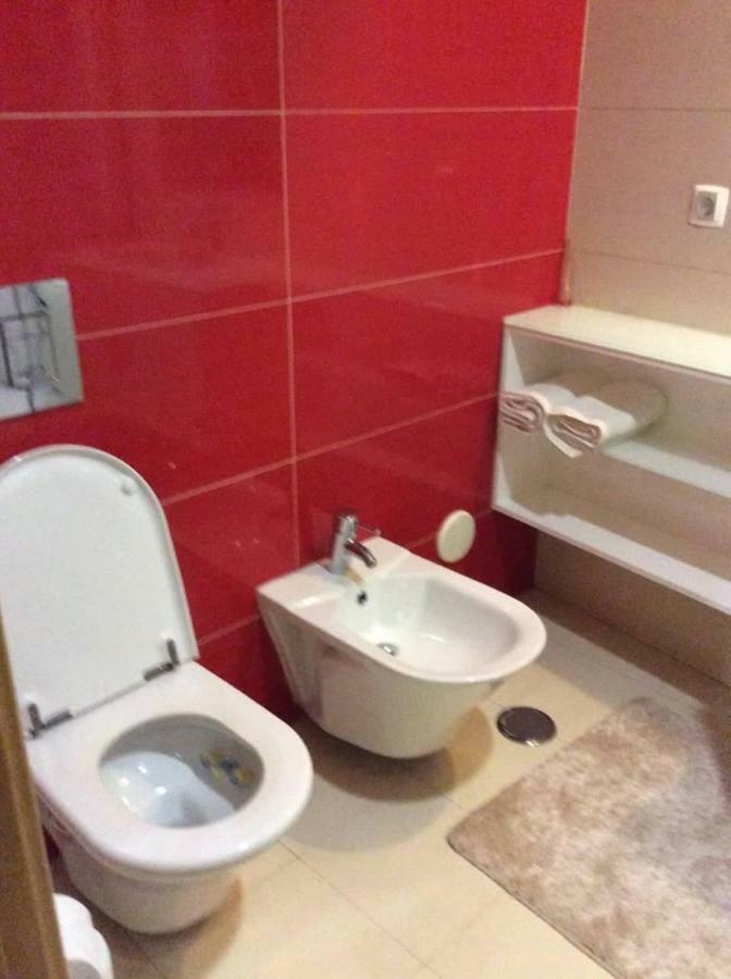 Adalberto Nascimento Luxury Aparta-Hostel At Colinas Do Cruzeiro Odivelas  Bagian luar foto